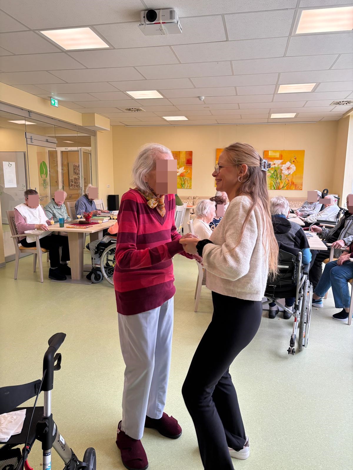 PHOTO 2025 11 18 19 00 29